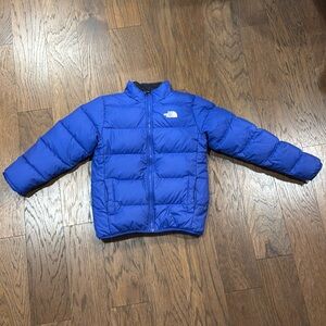 Boys size medium (10/12) North Face reversible puffer coat in great condition!